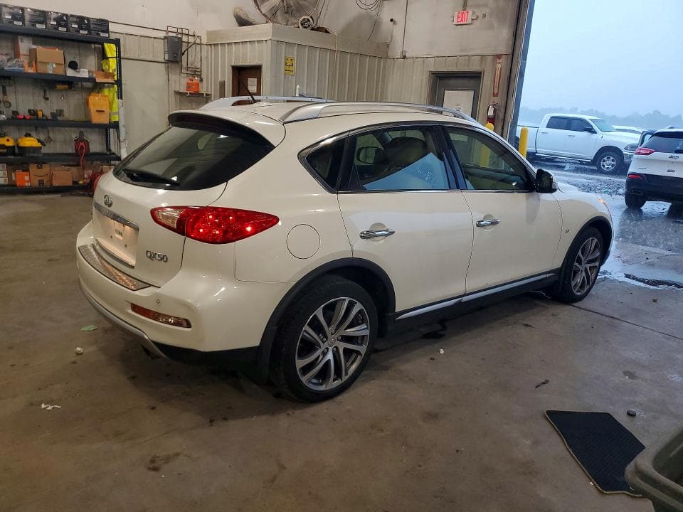 2017 INFINITI QX50 BASE 3