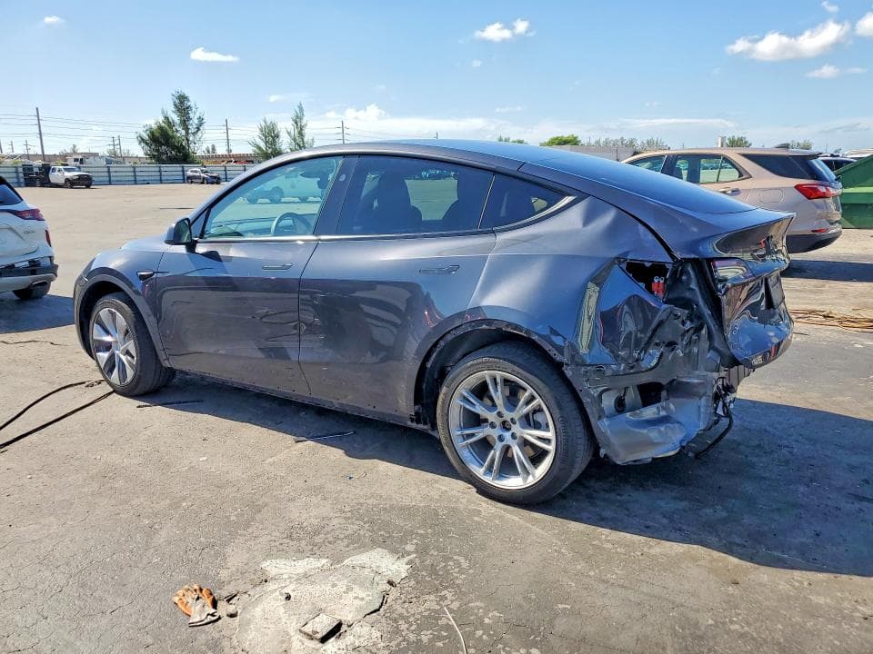 2024 TESLA MODEL Y 2