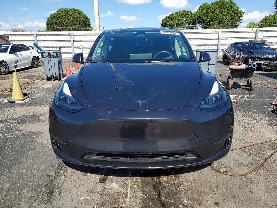 2024 TESLA MODEL Y 5