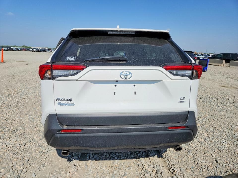 2022 TOYOTA RAV4 LE 6