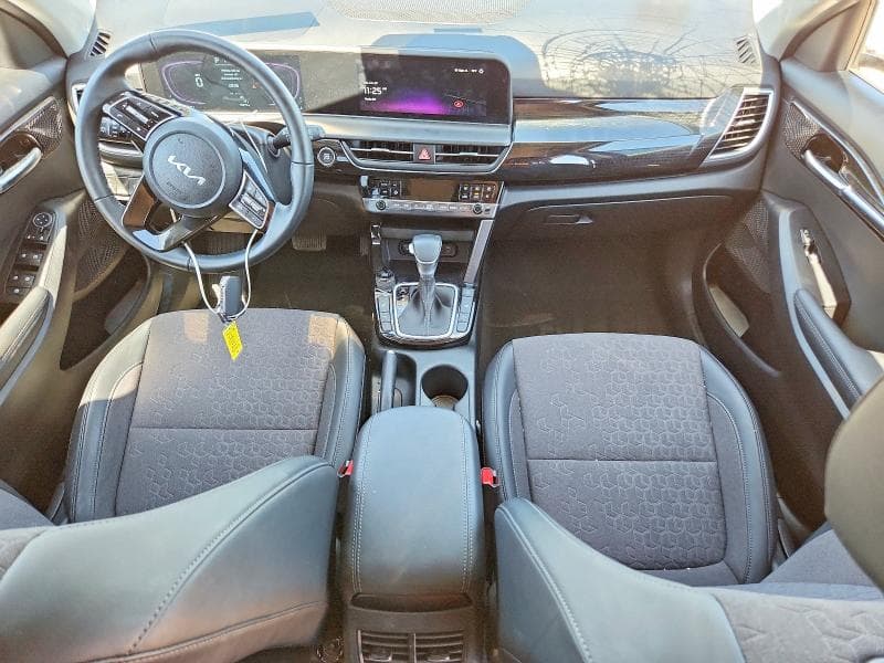 2025 KIA SELTOS S S 8