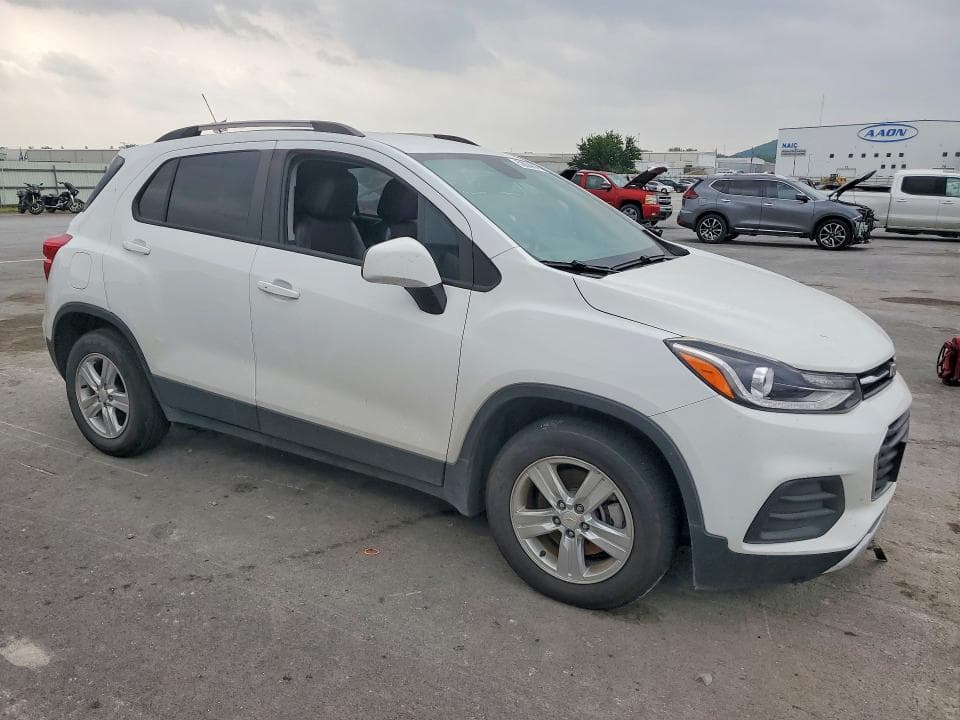2021 CHEVROLET TRAX 1LT 4