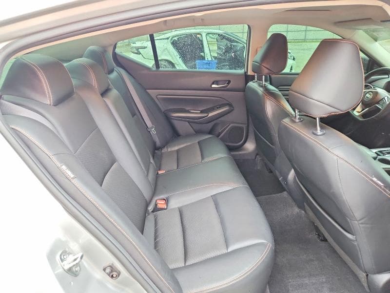 2021 NISSAN ALTIMA SR 10