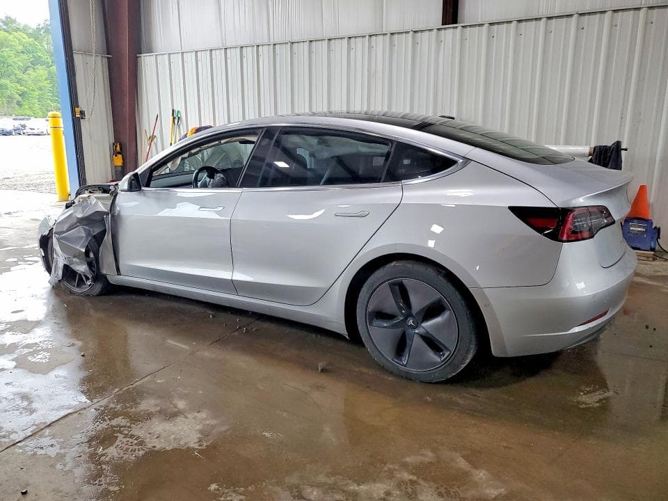 2018 TESLA MODEL 3 2