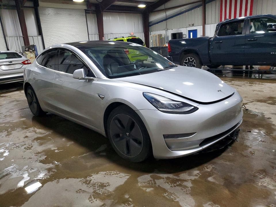 2018 TESLA MODEL 3 4