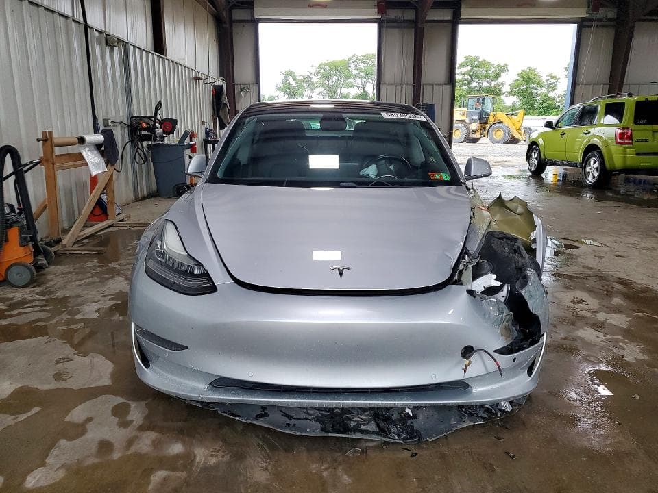 2018 TESLA MODEL 3 5
