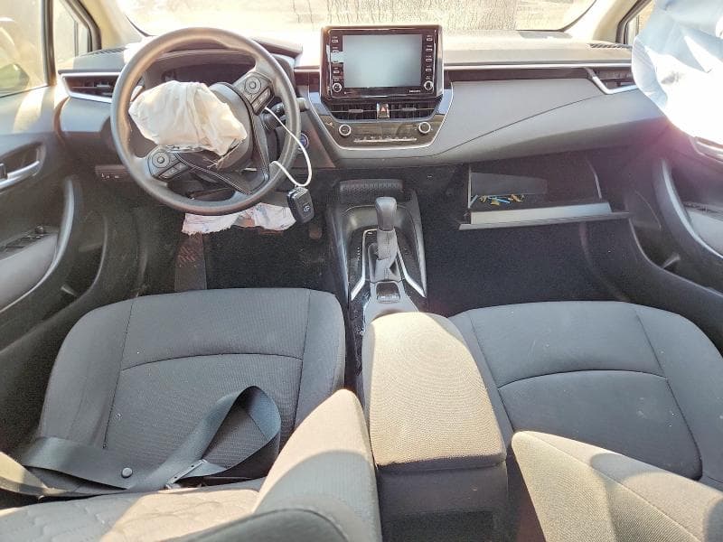 2021 TOYOTA COROLLA LE LE 8