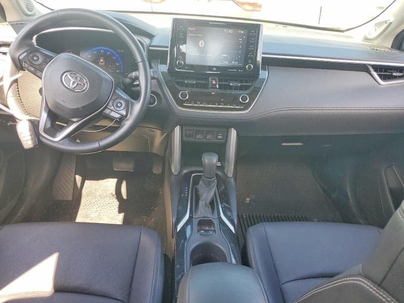 2022 TOYOTA COROLLA CROSS XLE XLE 8