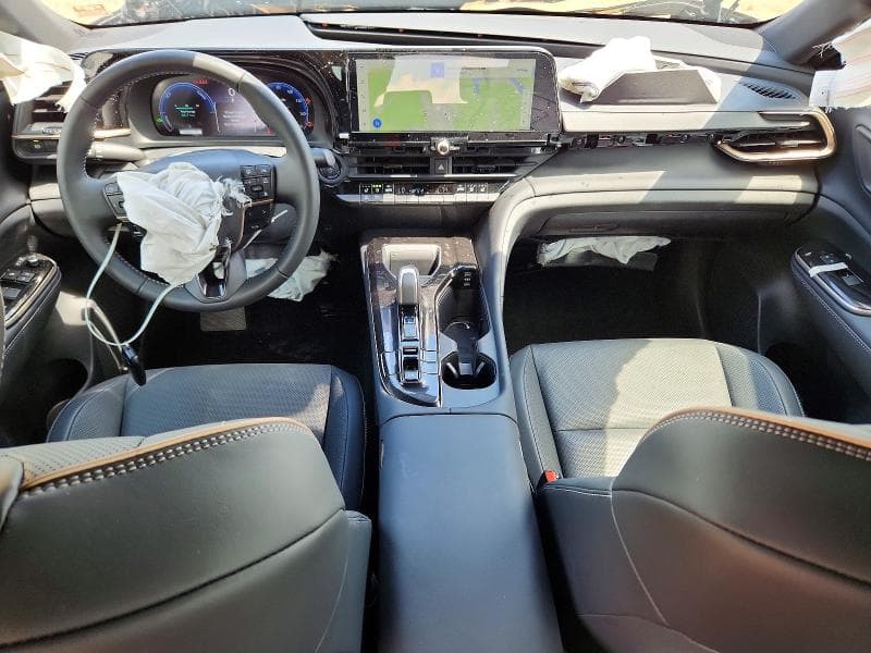 2026 TOYOTA CROWN XLE XLE 8
