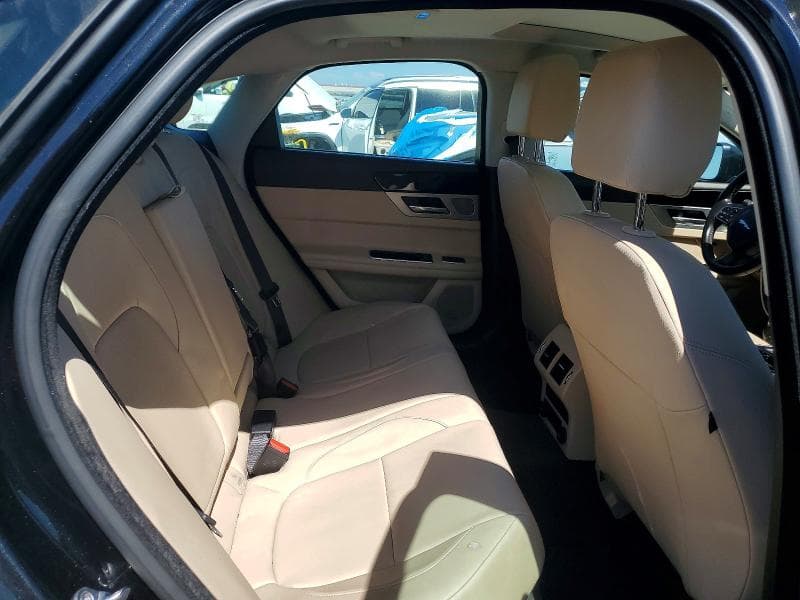 2017 JAGUAR XF PREMIUM 10