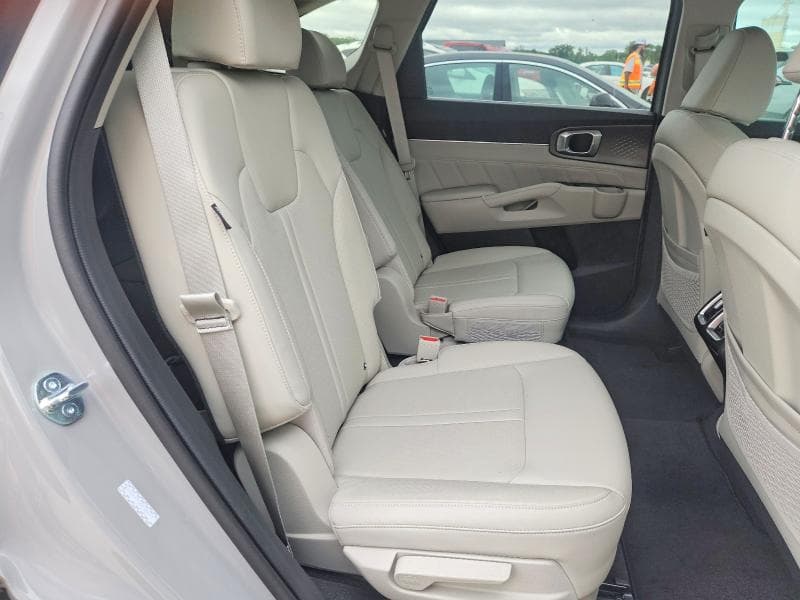 2025 KIA SORENTO SX 11