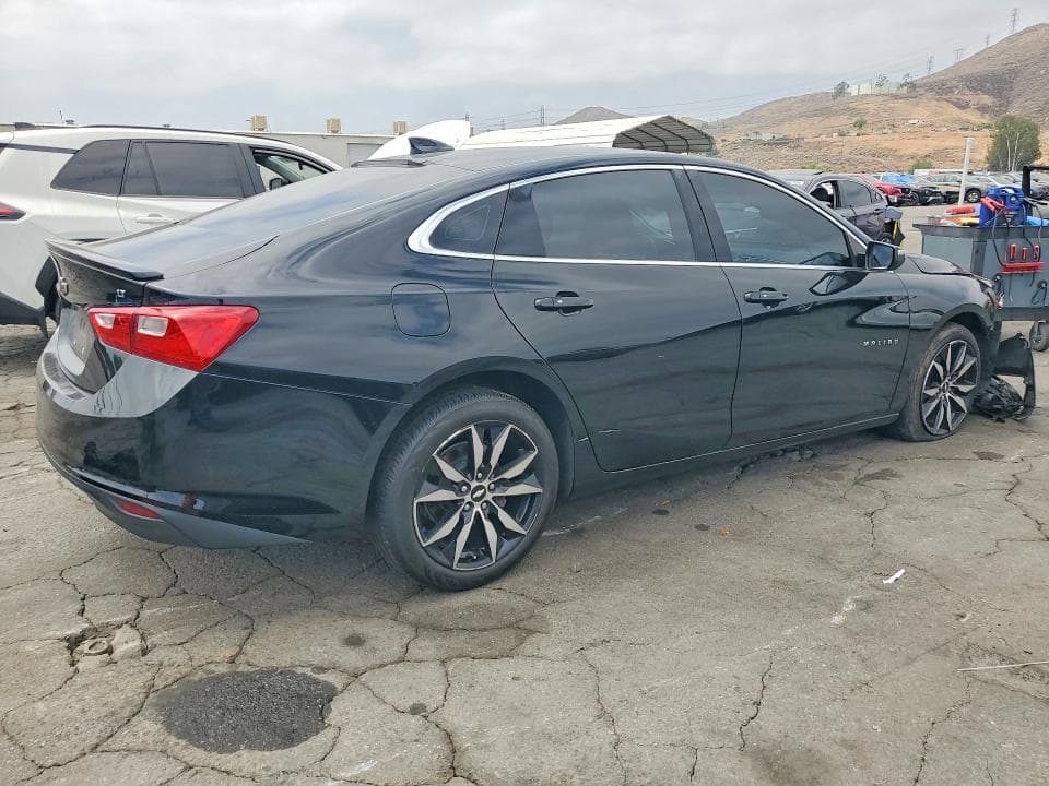 2017 CHEVROLET MALIBU LT 3