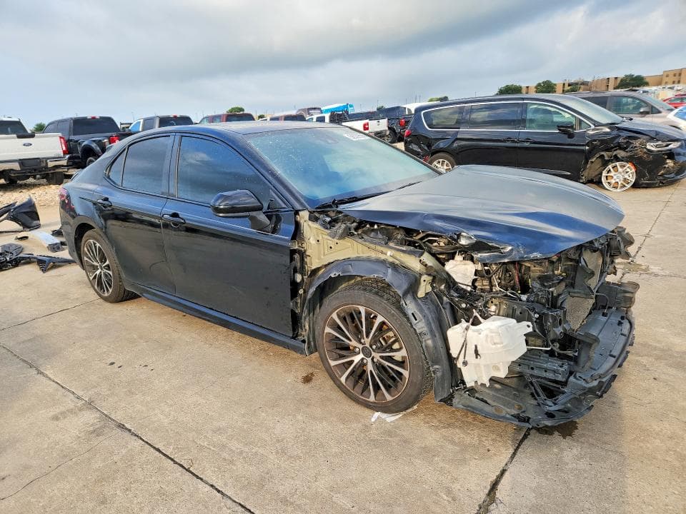 2019 TOYOTA CAMRY SE SE 4