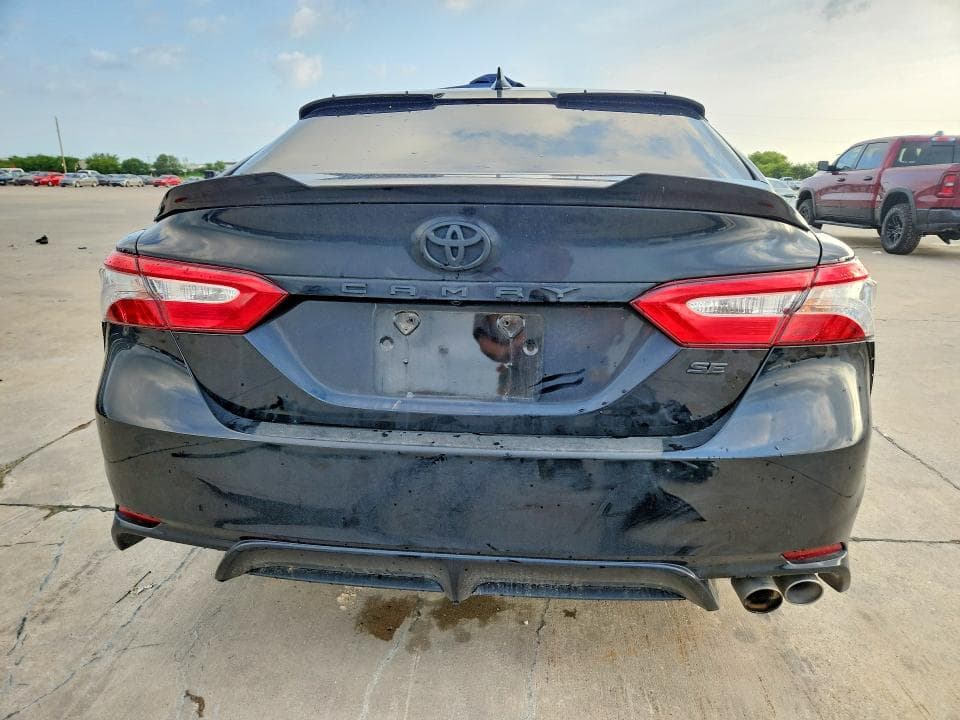 2019 TOYOTA CAMRY SE SE 6