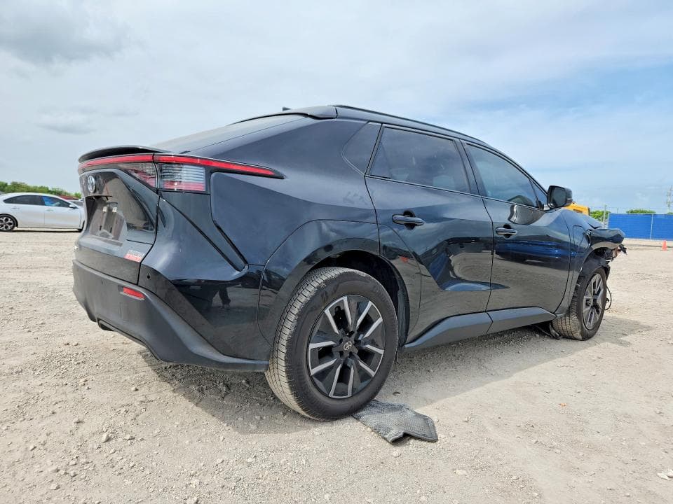 2026 TOYOTA BZ XLE 3