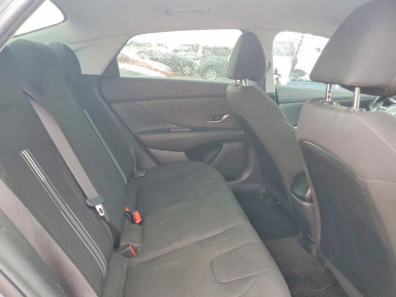 2022 HYUNDAI ELANTRA SEL 10