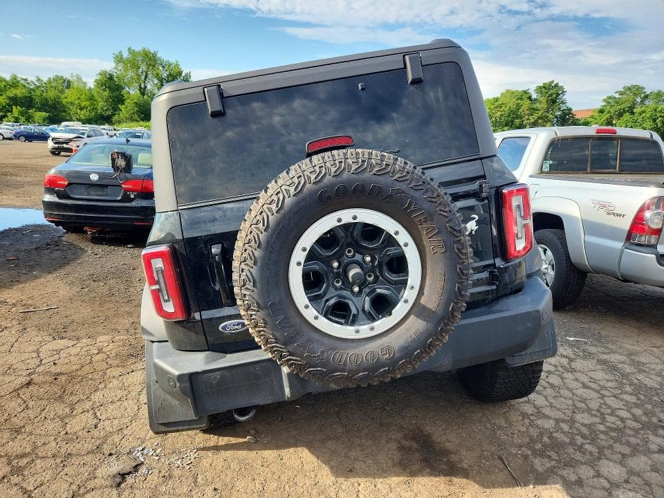 2024 FORD BRONCO OUTER BANKS 6