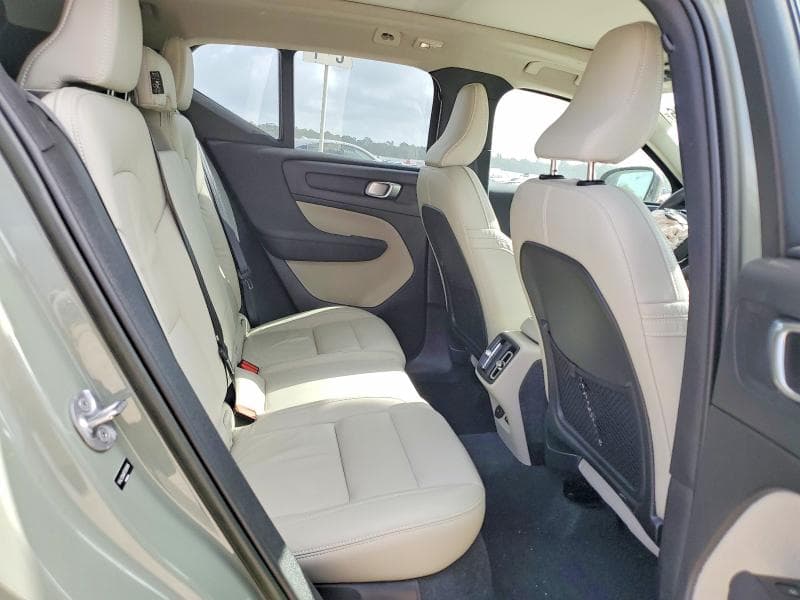 2023 VOLVO XC40 PLUS 11