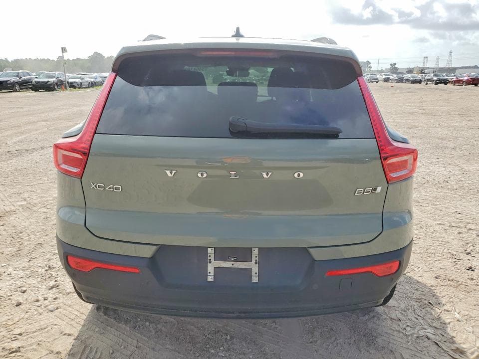 2023 VOLVO XC40 PLUS 6