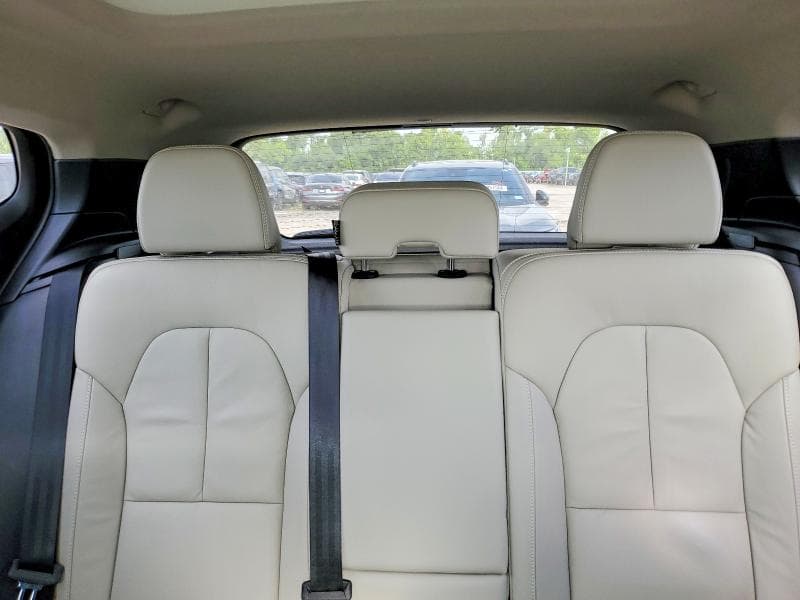 2023 VOLVO XC40 PLUS 10