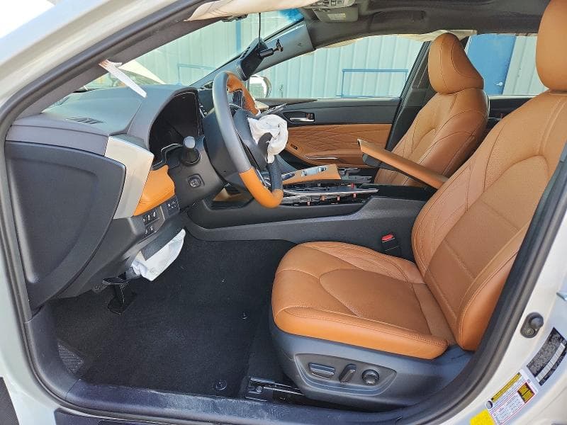 2022 TOYOTA AVALON LIMITED 7