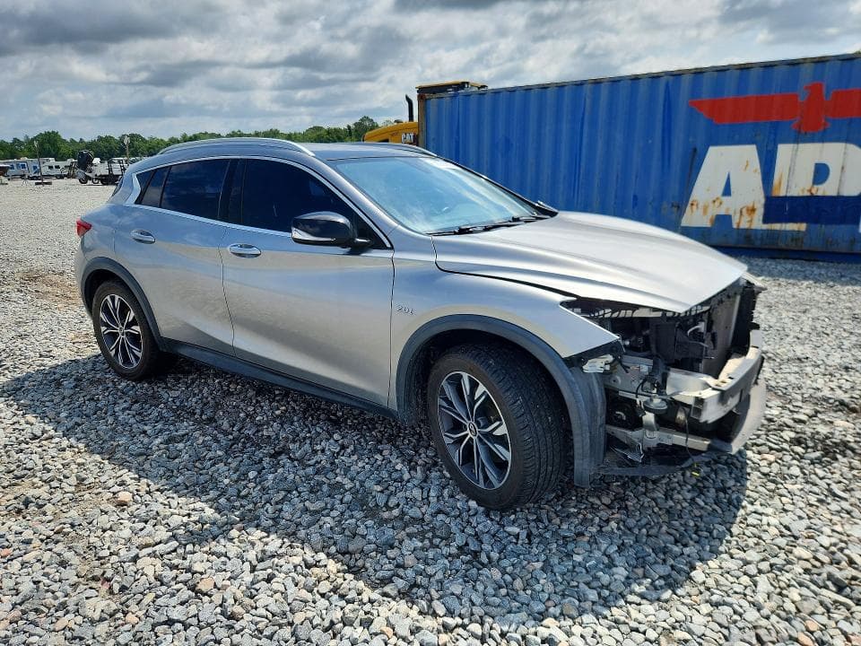 2018 INFINITI QX30 PREMIUM 4