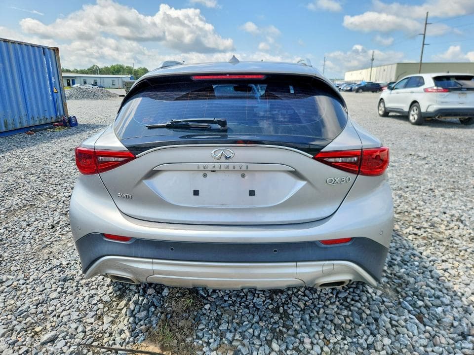 2018 INFINITI QX30 PREMIUM 6