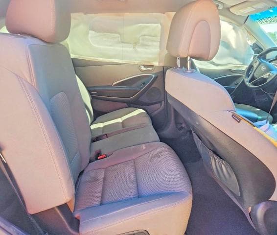 2016 HYUNDAI SANTA FE SE 11