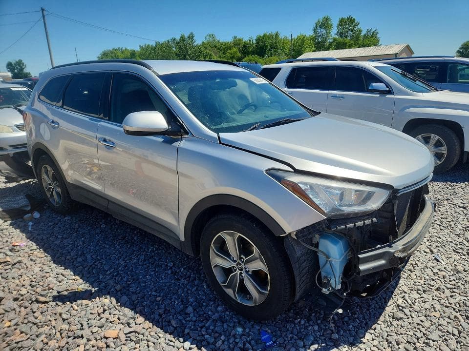 2016 HYUNDAI SANTA FE SE 4