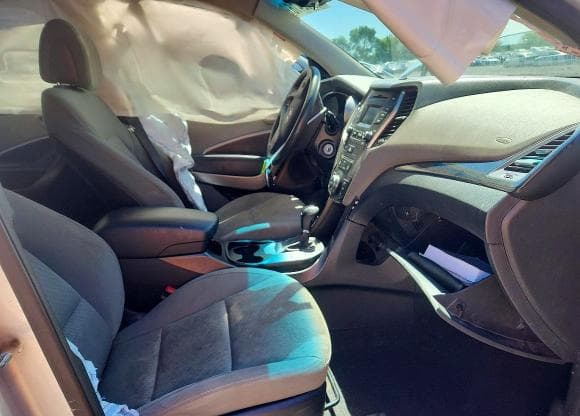 2016 HYUNDAI SANTA FE SE 7