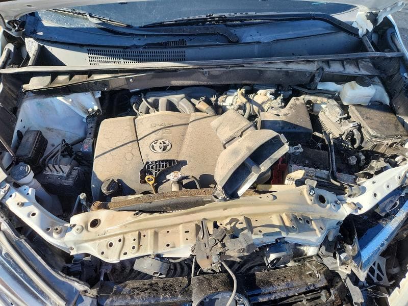 2018 TOYOTA HIGHLANDER SE 11
