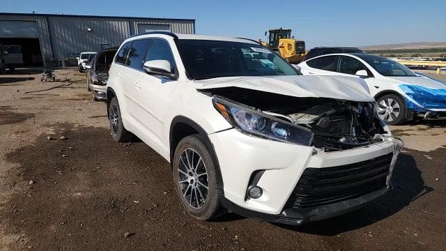 2018 TOYOTA HIGHLANDER SE 14