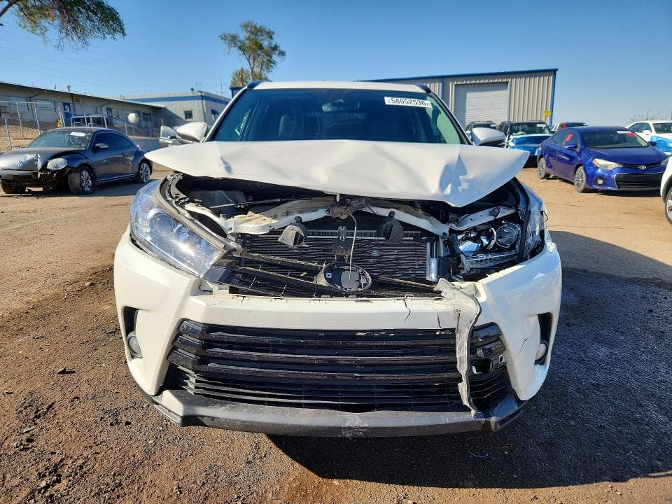 2018 TOYOTA HIGHLANDER SE 5