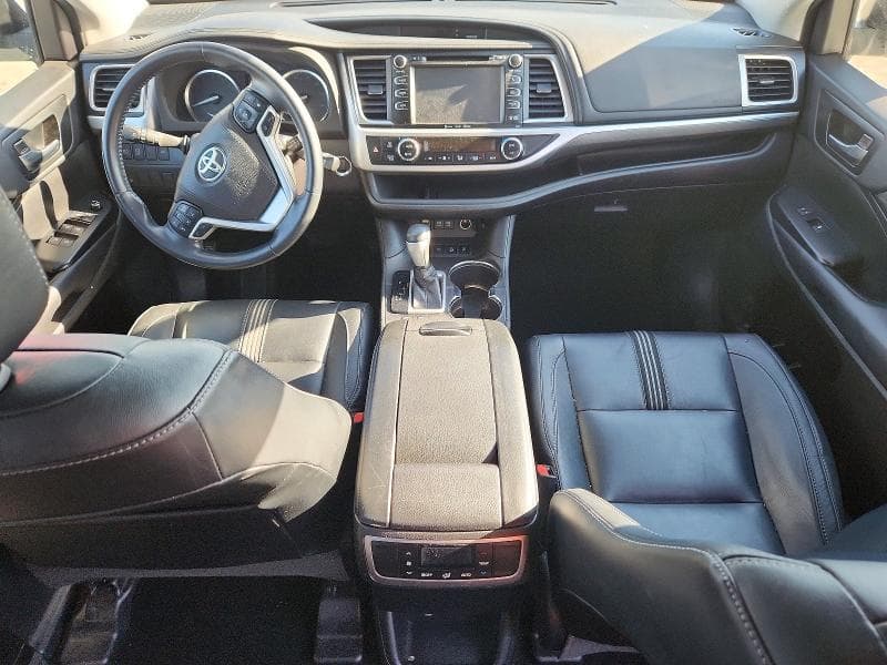 2018 TOYOTA HIGHLANDER SE 8