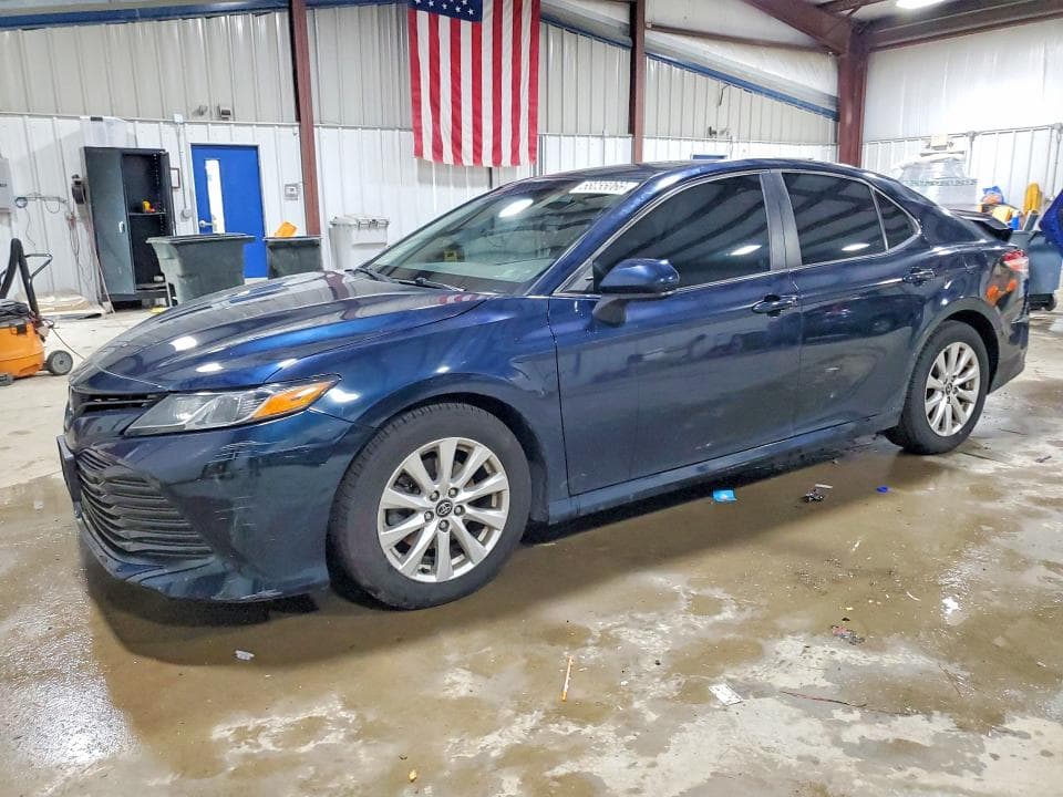 2018 TOYOTA CAMRY LE 1