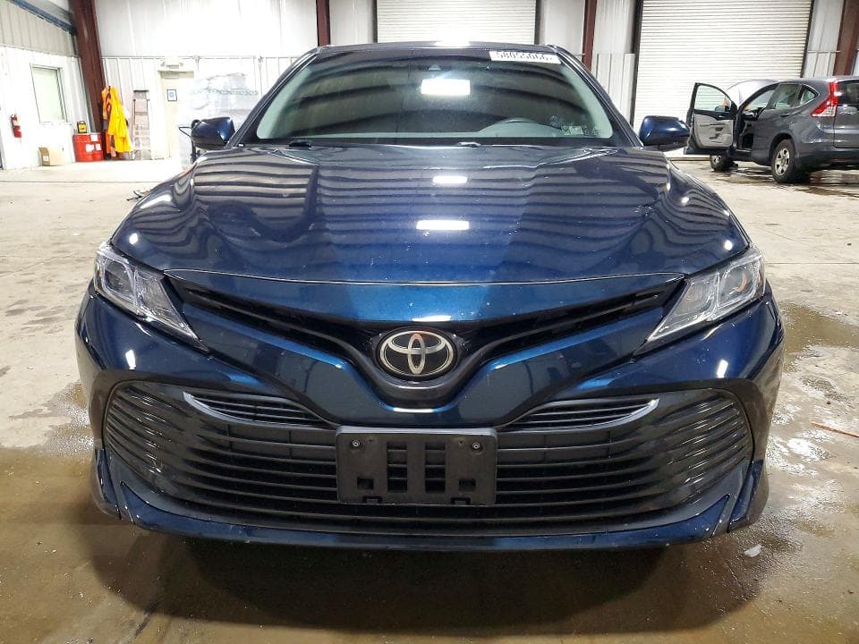 2018 TOYOTA CAMRY LE 5