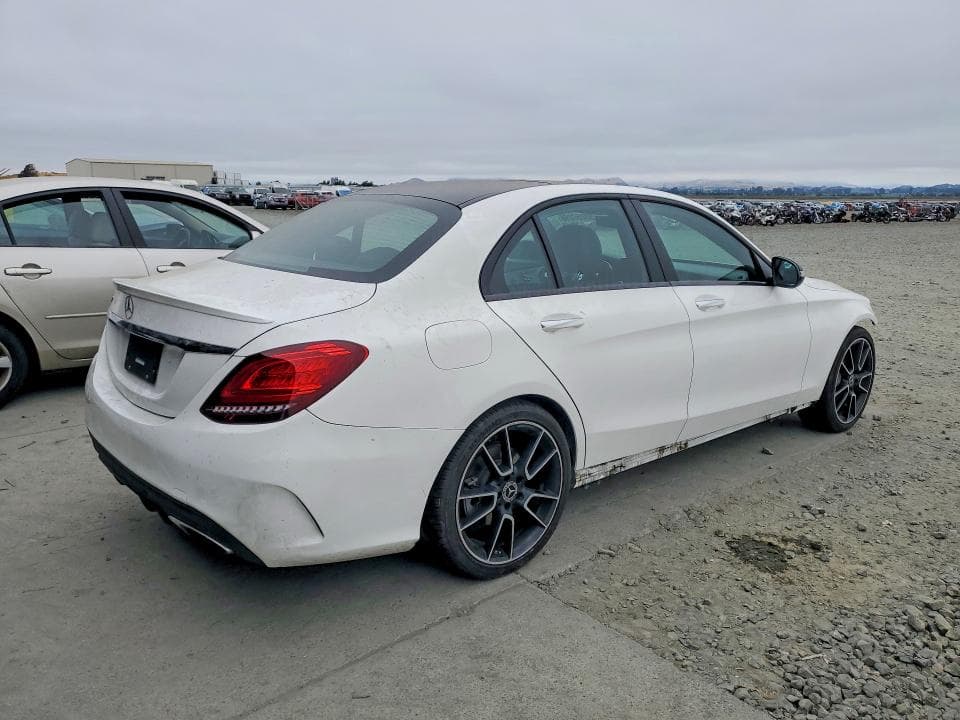 2019 MERCEDES-BENZ C 300 3