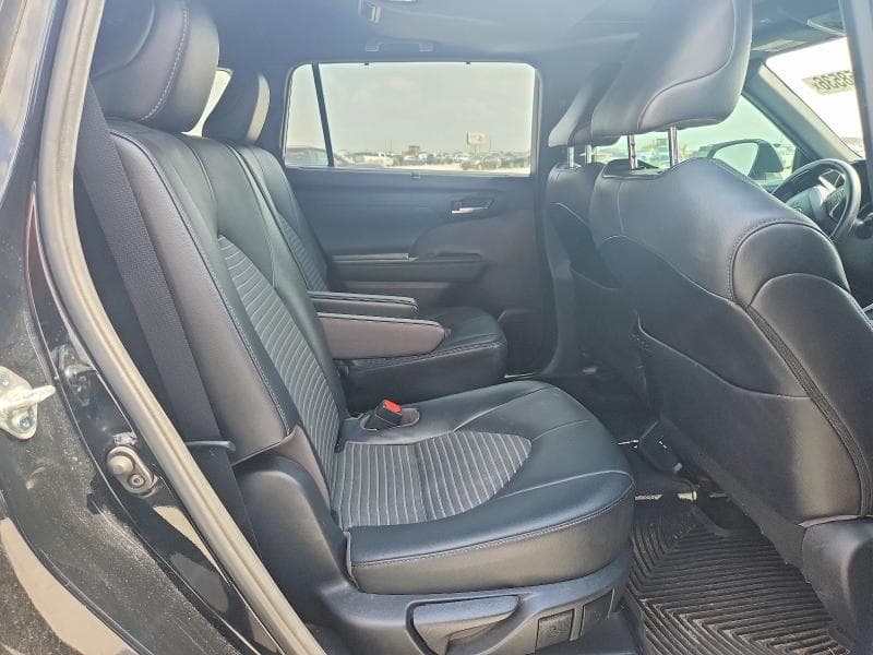 2021 TOYOTA HIGHLANDER XSE 11