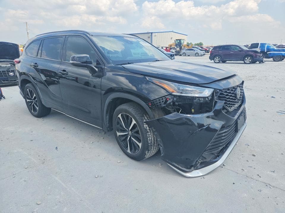 2021 TOYOTA HIGHLANDER XSE 4