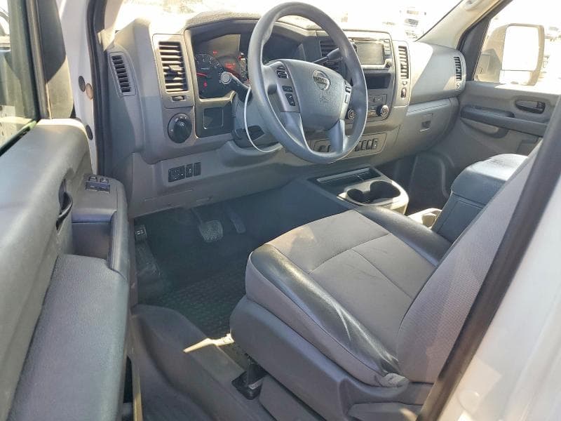 2018 NISSAN NV 2500 HD SV 8