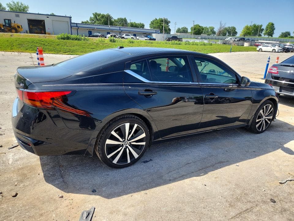 2022 NISSAN ALTIMA SR 3
