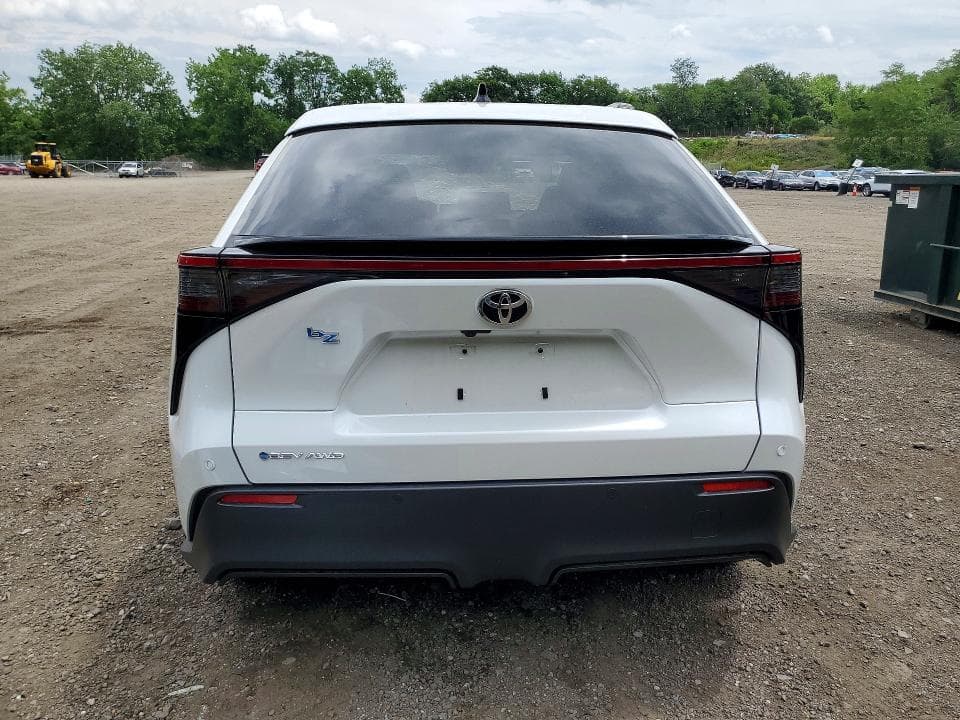 2026 TOYOTA BZ XLE 6