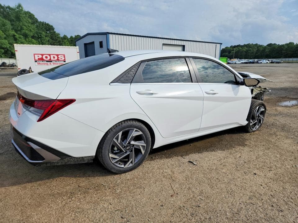 2026 HYUNDAI ELANTRA 3