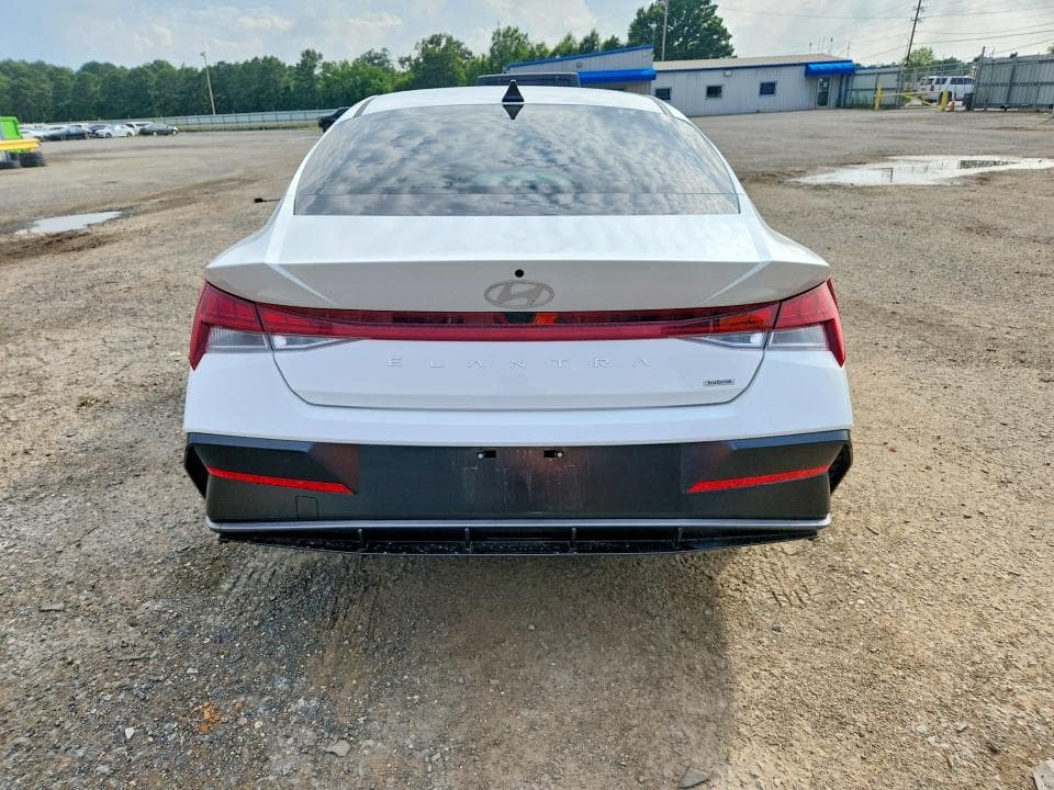 2026 HYUNDAI ELANTRA 6