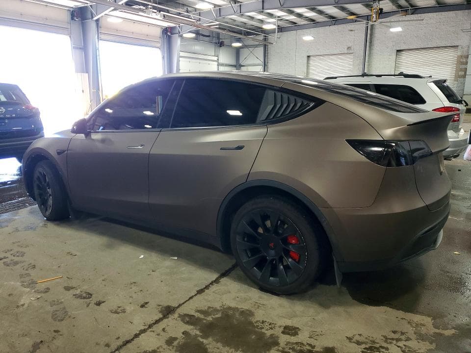 2024 TESLA MODEL Y 2