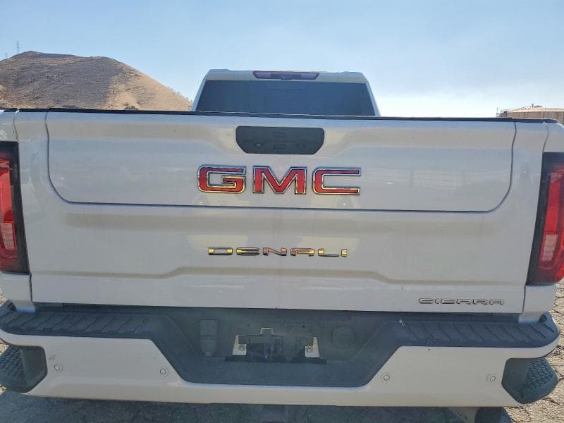 2022 GMC SIERRA K3500 DENALI 10