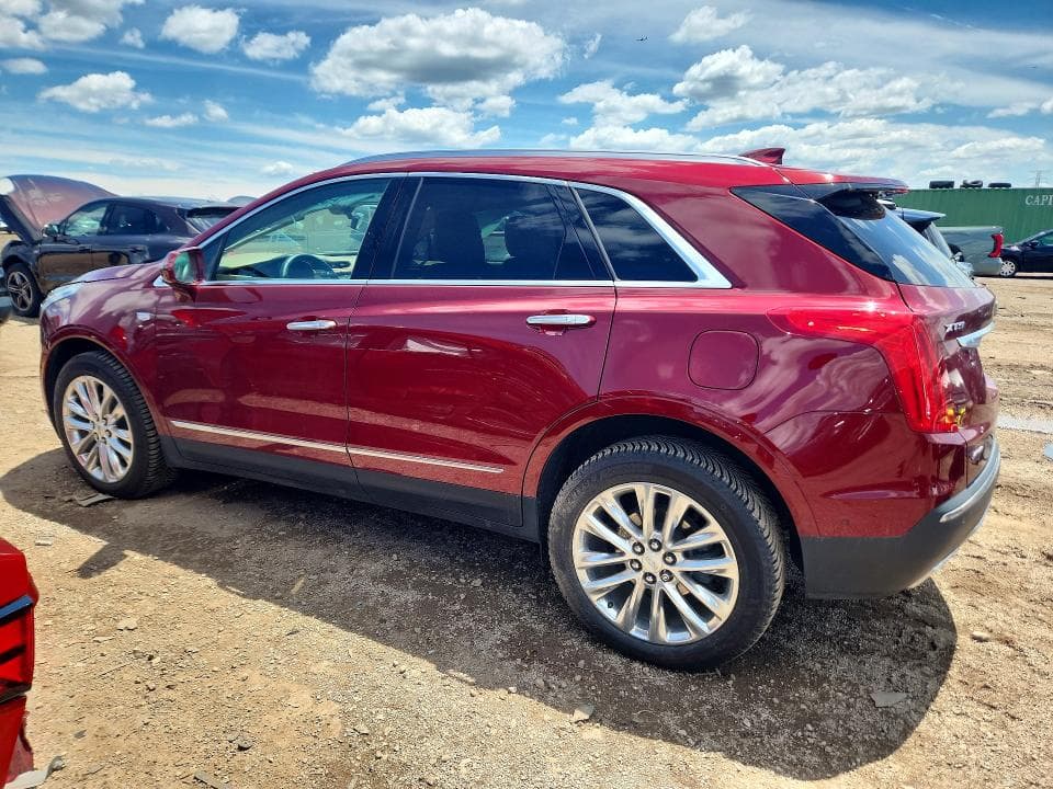 2017 CADILLAC XT5 PLATINUM 2