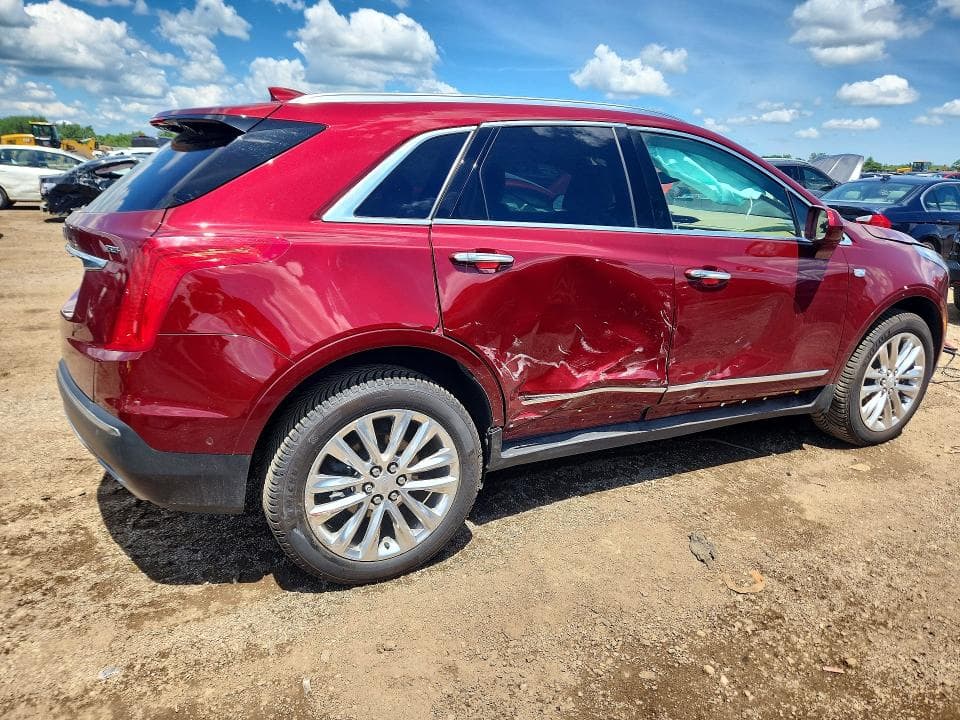 2017 CADILLAC XT5 PLATINUM 3