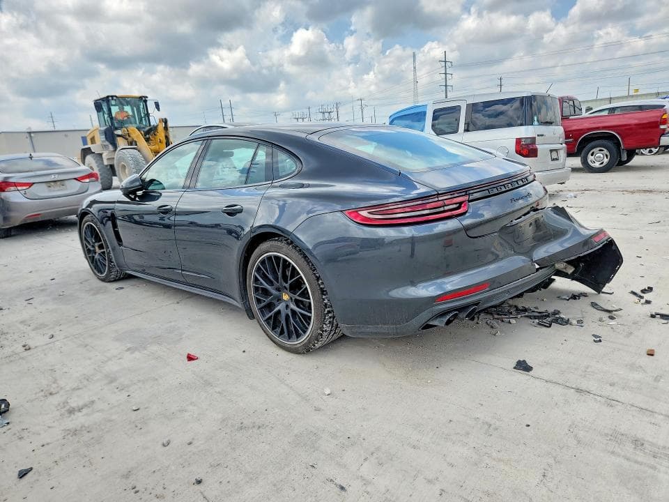 2018 PORSCHE PANAMERA 4S 2