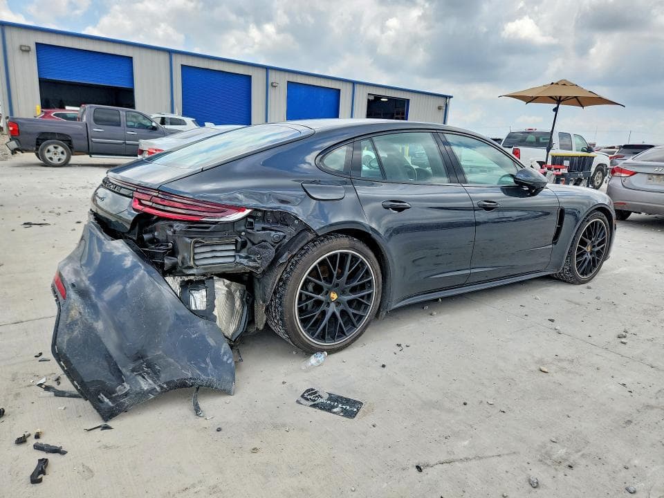 2018 PORSCHE PANAMERA 4S 3